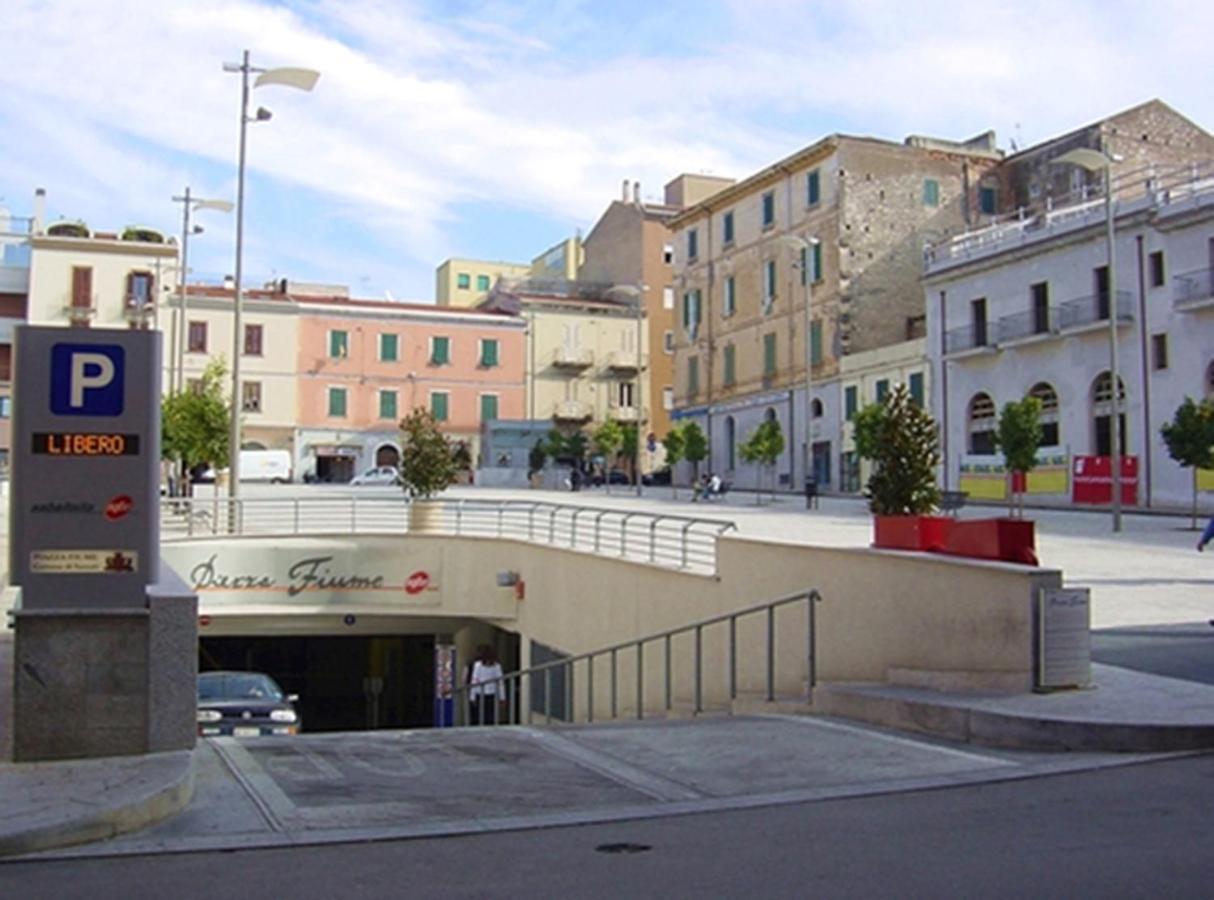 B&B Le Finestre Su Via Cavour Sassari Exteriör bild