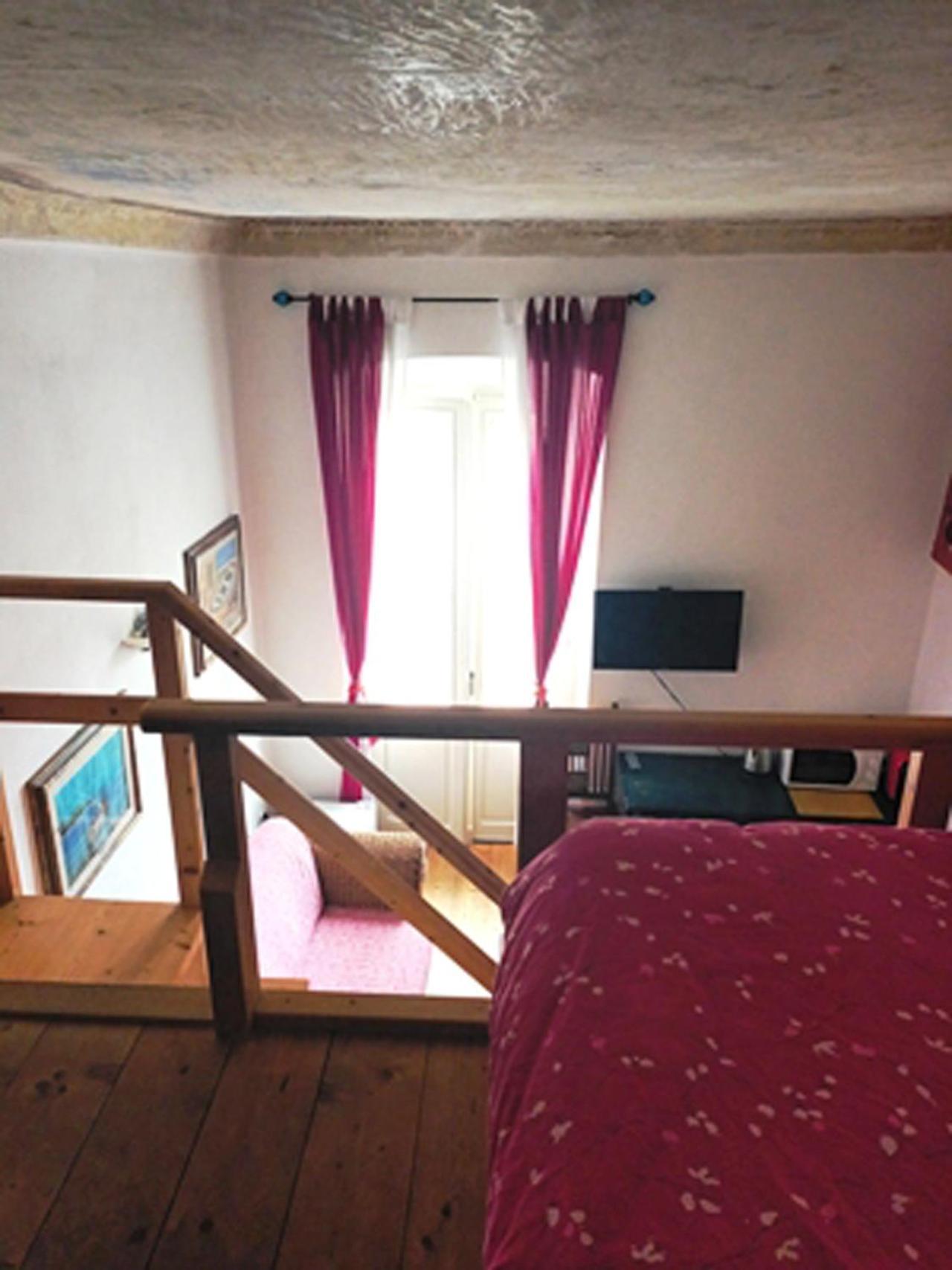 B&B Le Finestre Su Via Cavour Sassari Rum bild