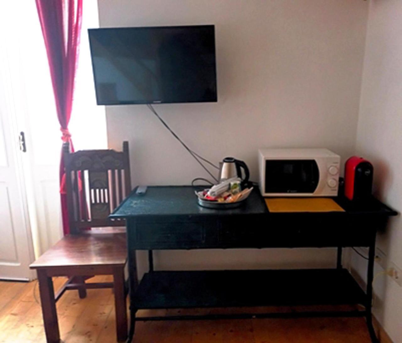B&B Le Finestre Su Via Cavour Sassari Rum bild