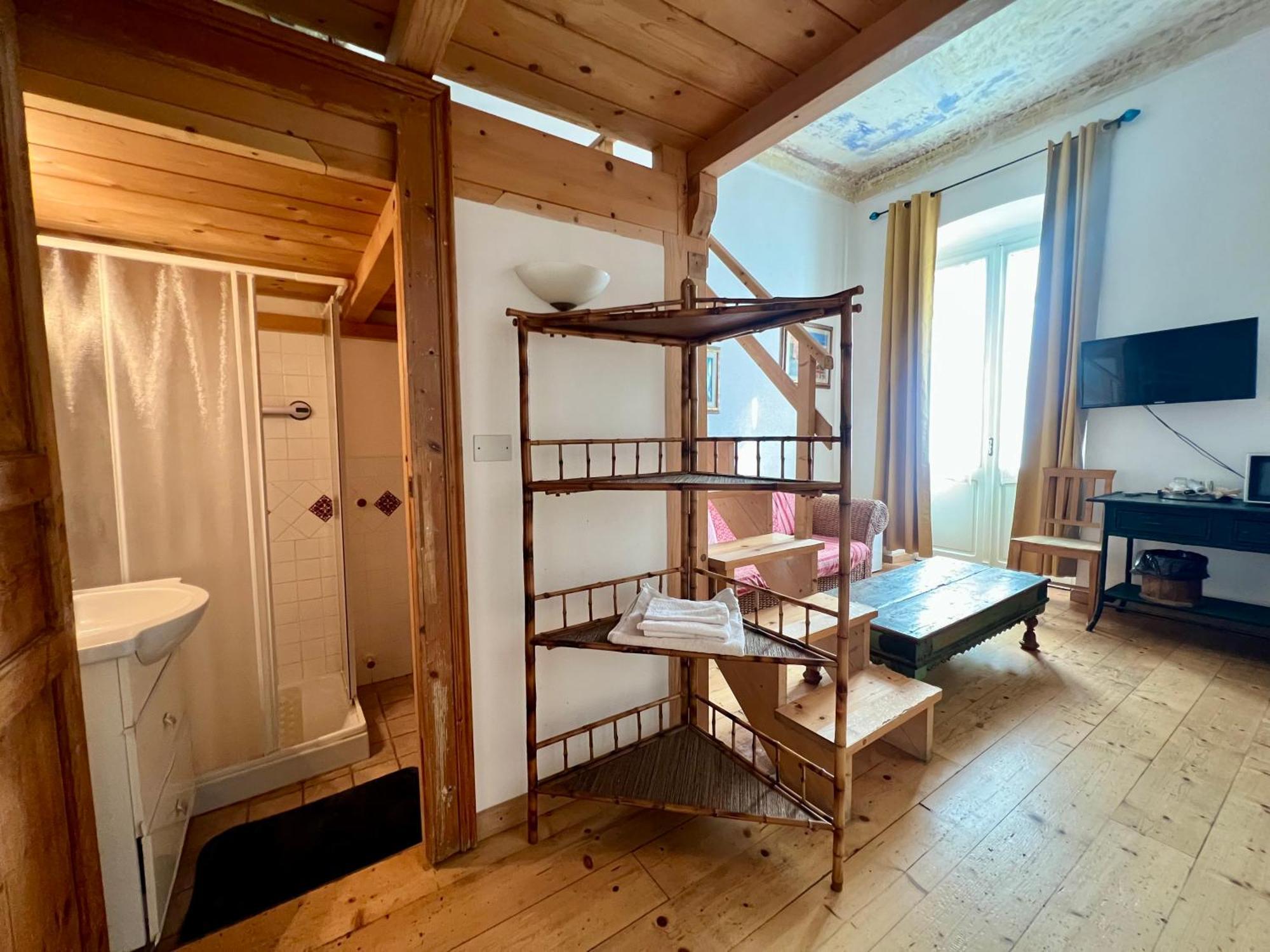 B&B Le Finestre Su Via Cavour Sassari Rum bild